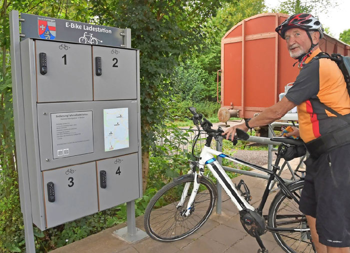 Neue Ladestationen : Püttlingen gibt Elektro-Rädern Strom 